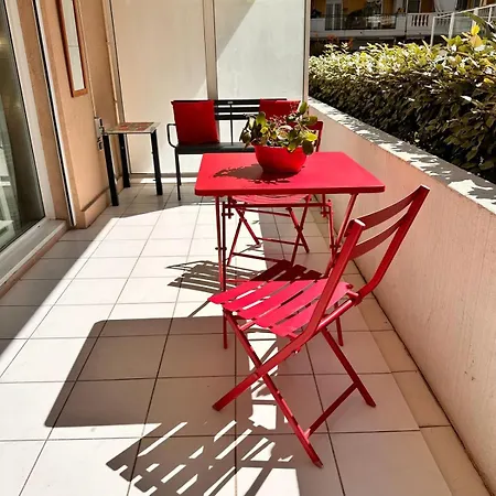 Des Domes Fshh Apartment *